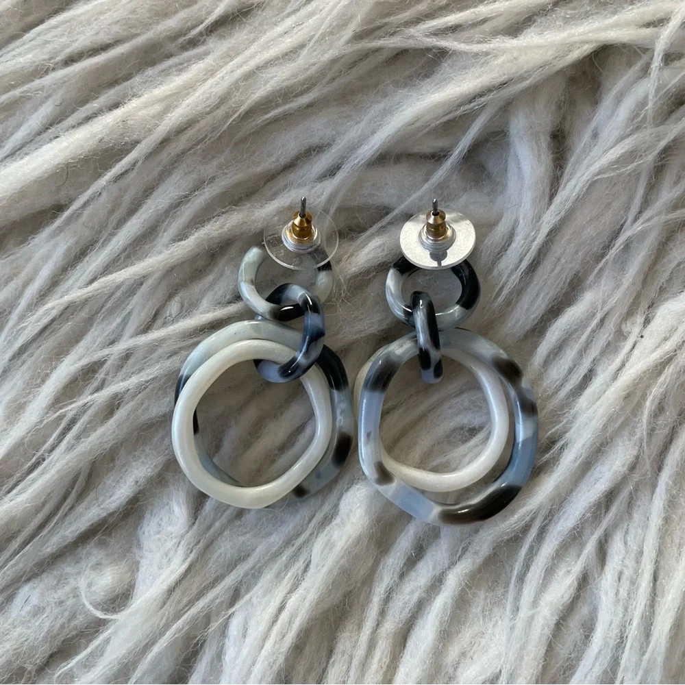 Lele Sadoughi Small Twig Banded Blue Opal White Marble Acetate Dangle Hoops EUC - Picture 5 of 9